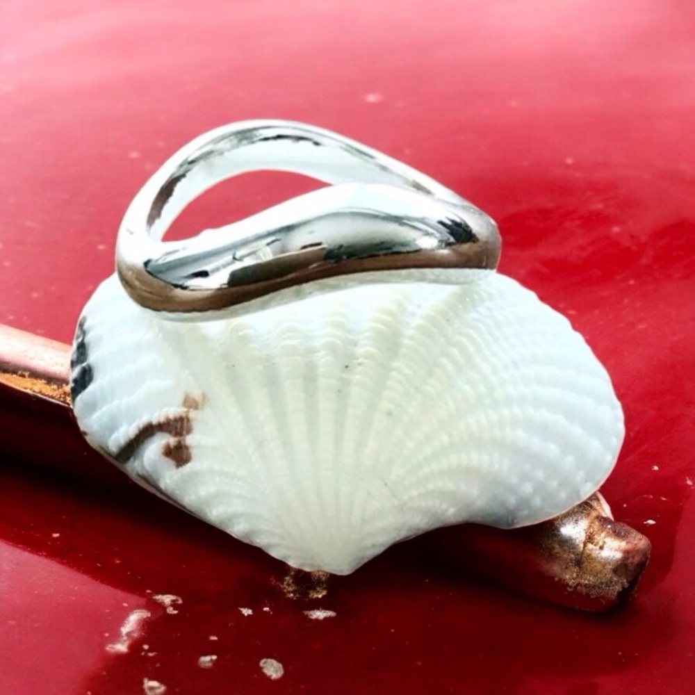 🆕 Sterling Silver Wave Ring Size 6 1/2